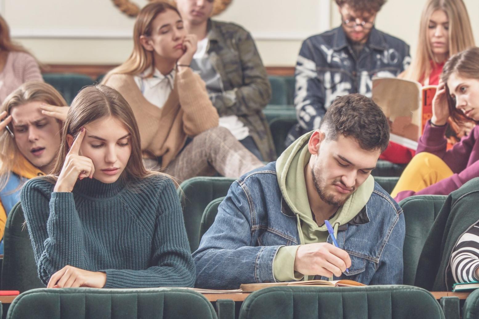 Espace d'apprentissage moderne avec des outils financiers